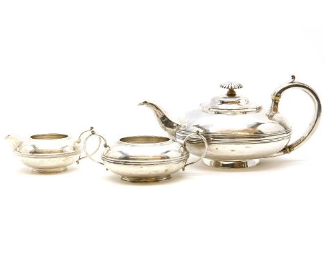 A George IV silver teapot, by R Pearce and G Burrows, London, 1828, of flattened globular form, with a reeded girdle11.5cm hi