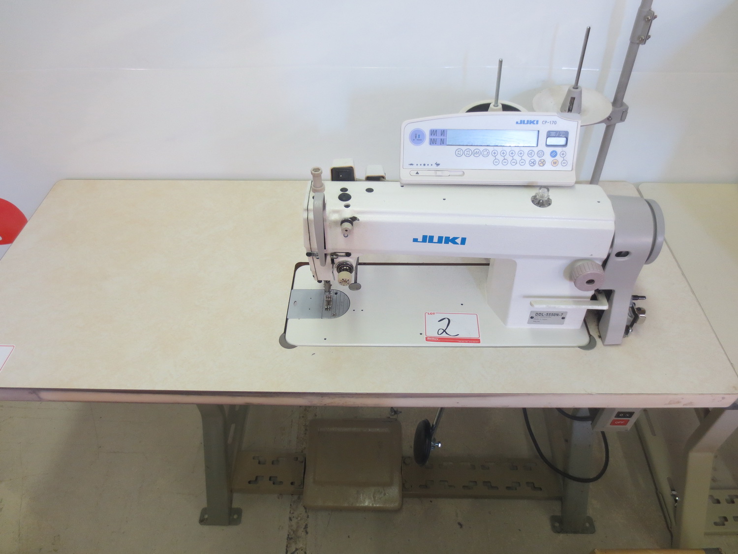1 JUKI MOD DDL5550N7 SINGLE NEEDLE AUTOTRIM SEWING MACHINE W/ JUKI
