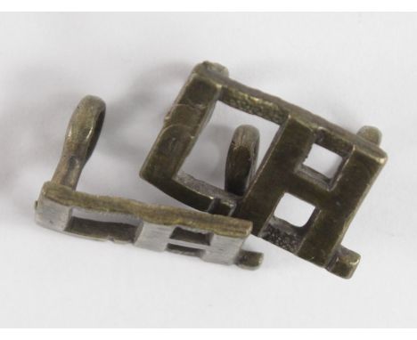 Badge Australia a pair of silver "L H" shoulder titles for the Australian Light Horse, scarce, toned GVF