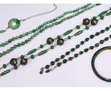 A mixed lot of jade and malachite jewellery
