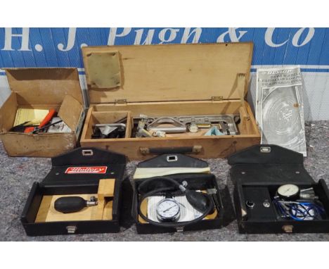 Dunlop CG/4-5 wheel camber castor and king pin gauge and assorted other vehicle gauges 