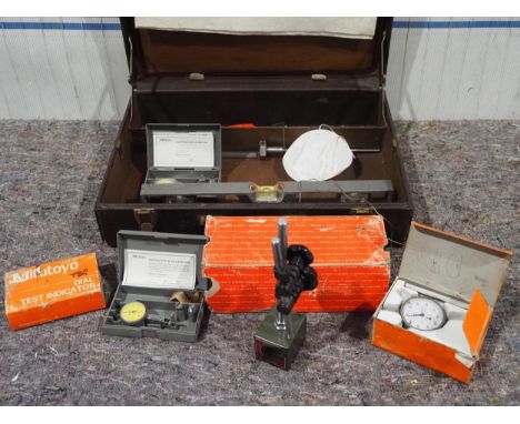 Assorted Mitutoyo dial indicators, magnetic base indicator and other tools 
