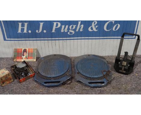 2- Dunlop CG6 steering turntables and Sykes-Pickavant clamp 