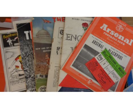 Small collection of programmes and publications,
comprising: 1952 F.A. Cup final Arsenal v Newcastle, Arsenal v Blackpool 195