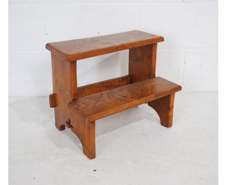 An elm step - length 45.5cm, depth 29cm, height 36cm