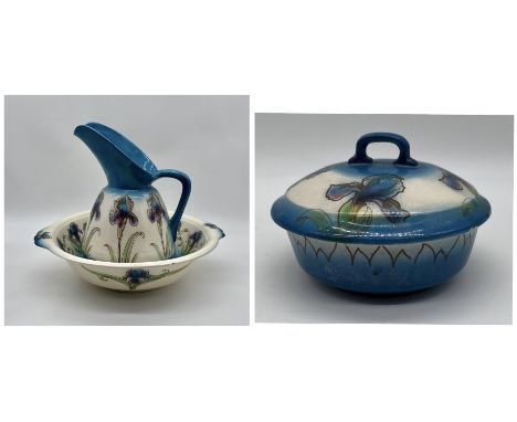 A "The Foley, Faience"  vintage jug and bowl set including soap dish  (diameter 15cm)