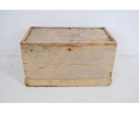 A vintage pine trunk. 87cm x 48cm, height 50cm