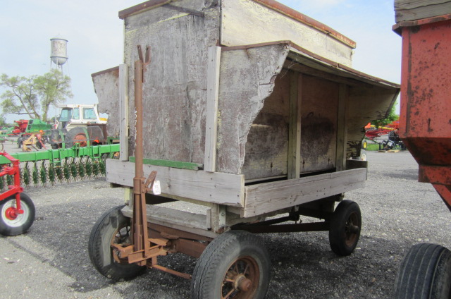 Lot 60738 Cattle Self Feeder On Running Gear