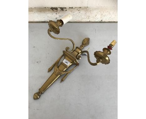 A quality reproduction brass two branch light / sconce