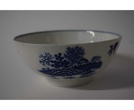 An 18th Century Worcester porcelain bowl decorated with the fence pattern, 19cm diameter
