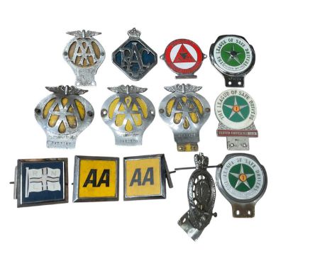 Group of thirteen vintage car badges to include AA, RAC, The League of Safe Drivers, IAM and RNLI, (13).