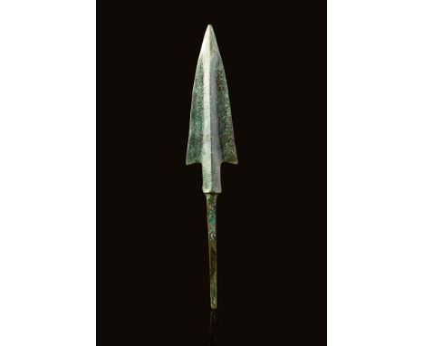 Ca. 900 - 700 BCA Western Asiatic bronze winged spearhead, high midrib and long tang from the 9th to 7th century BC exemplifi