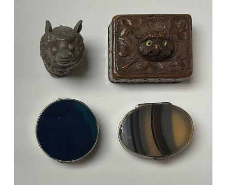 A carved wooden snuff box, the cover with an owl in relief, glass eyes; a fox mask snuff; two agate snuffs (4) 