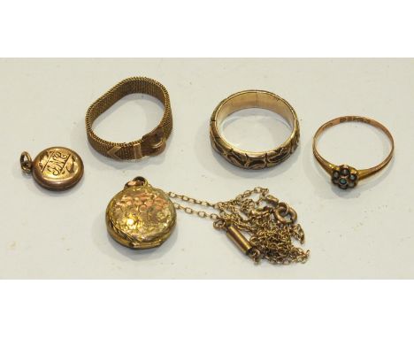 A 9ct gold mesh ring in the form of a belt and buckle, size O, a small gold cluster ring and other items.