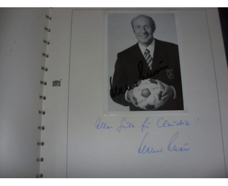 Germany 1974 World Cup Winners Signed Folder: Superb item with separate page and signed picture of each of the 22 World Cup s