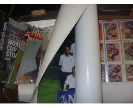Football Memorabilia Box: Wide variety including 66 Arsenal collectors club cards, Southampton 80s signed picture by 14, Book