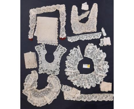 Box of late 19th / early 20th century lace including collars, lappetts, lengths of lace including some bobbin lace. 