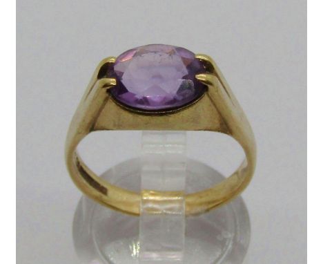 1970s 9ct amethyst ring, size P/Q, 4.2g (stone slightly loose in setting) 