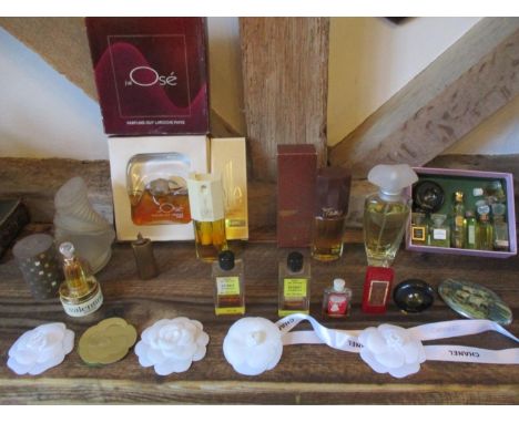 Mid to late 20th century fragrances and display perfume bottles to include Guy Laroche J'ai Ose parfum 28ml, Must de Cartier 