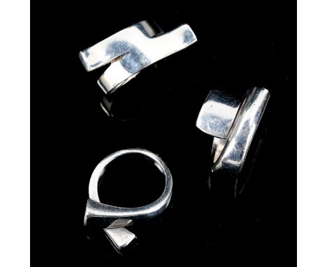 3 Vintage Danish stylised sterling silver crossover rings, makers include Niels Erik From, sizes K, N and O, 27g total (3)No 