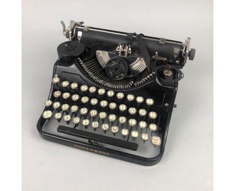 VINTAGE UNDERWOOD TYPEWRITER