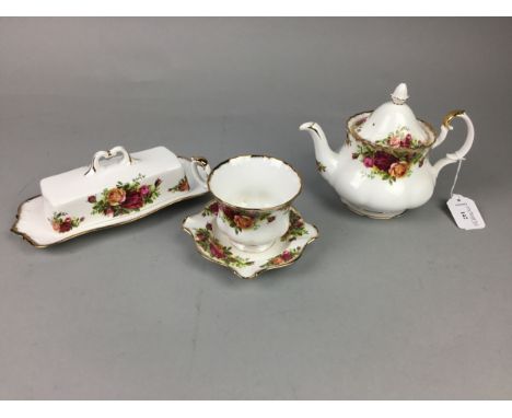 ROYAL ALBERT OLD COUNTRY ROSES PART TEA SERVICE