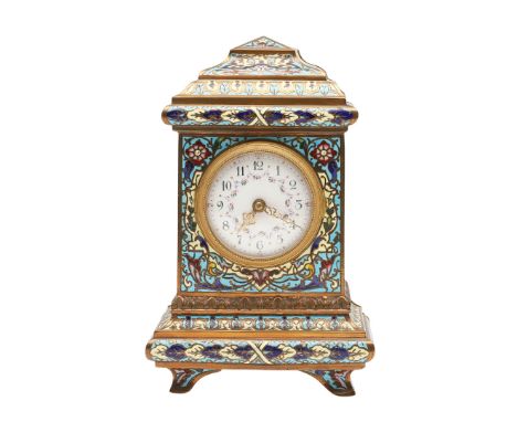 AN EARLY 20TH CENTURY FRENCH GILT METAL AND CHAMPLEVE ENAMEL CLOCK. the white enamel dial painted with Arabic numerals and fl