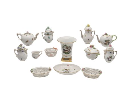 HEREND 'ROTHSCHILD BIRD' VASE & OTHER HEREND ITEMS. A Herend vase in the Rothschild Bird vase, with gilt paw feet and square 