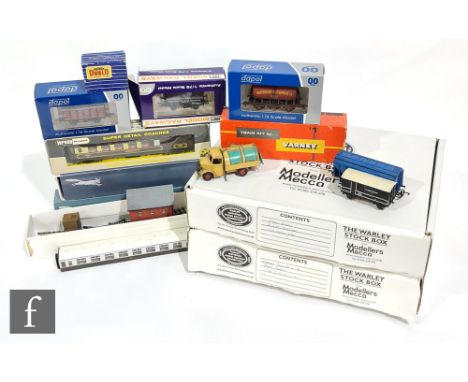 A collection of assorted OO gauge rolling stock, coaches and accessories, boxed and unboxed, to include Hornby, Silver Fox Mo