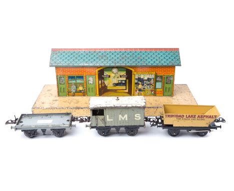 A quantity of Hornby O gauge model railway. A 501 Passenger Set comprising a 0-4-0 tender locomotive and tender in lined maro