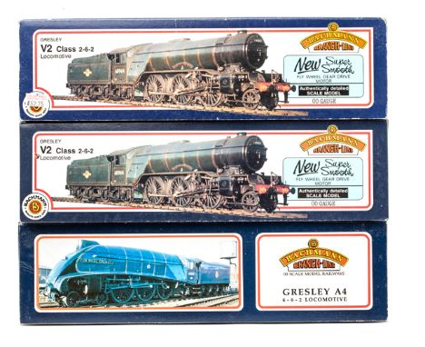 3 Bachmann OO (ex LNER) tender locomotives. Class A4 4-6-2 Peregrine 4903 (31-952) in LNER Garter Blue livery. Plus 2x class 
