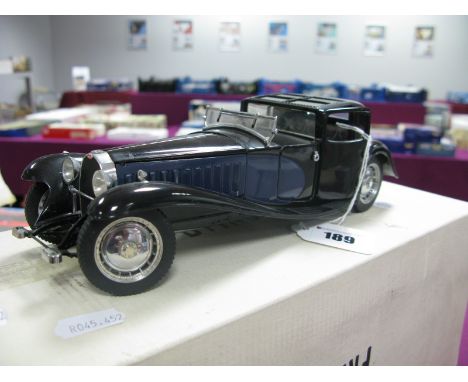 A Franklin Mint 1:24th Scale Diecast Model 1930 Bugatti Royale Coupe Napoleon, accompanied by literature, missing mirror on f