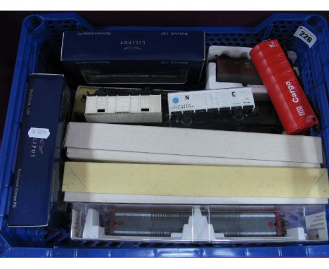 Ten Items "HO" Gauge Continental Outline Rolling Stock, three "France" boxed coaches/SNCF, two Liliput boxed Ref L235575/6, F