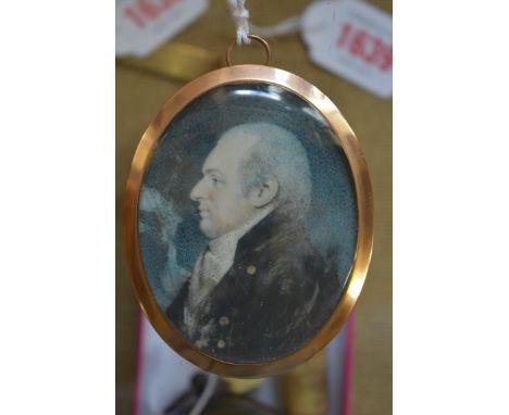 English School,&nbsp;late 18th/early 19th century, a portrait miniature of a gentleman, on ivory, 7.1 x 5.6cm oval.&nbsp; 