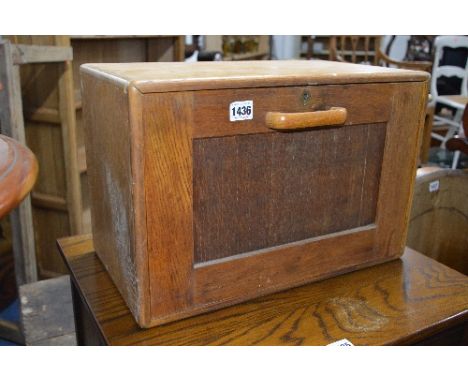 A LIGHT OAK ENGINEERS CHEST, revealing five various drawers