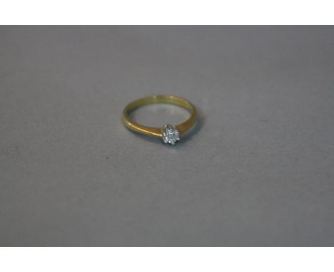 AN 18CT SOLITAIRE DIAMOND RING, ring size O, approximate weight 2.6 grams