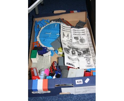 A QUANTITY OF UNBOXED AND ASSORTED THOMAS THE TANK ENGINE AND UNDERGROUND ERNIE ITEMS