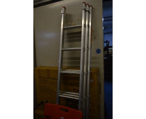 A TRIPLE EXTENSION LADDER