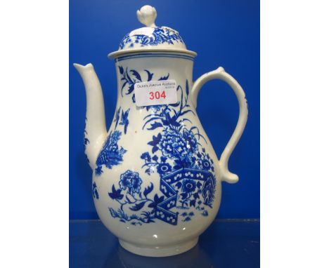 A FIRST PERIOD WORCESTER COFFEE POT, 24cm high (overall, chip to lid)