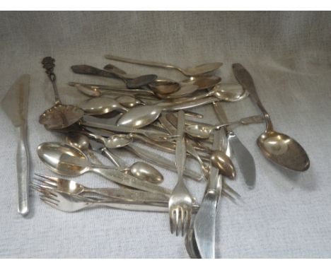 A COLLECTION OF SCANDINAVIAN SILVER AND PLATED FLATWARE, mixed, (c.32.9oz)