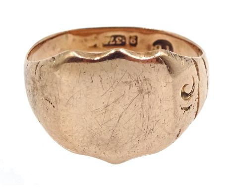 Rose gold signet ring stamped 9.375, approx 5gmClick here to view further images, condition reports, sale times &amp; deliver