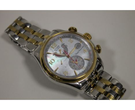 A LADIES CITIZEN ECO-DRIVE WORLD TIMER WRISTWATCH 