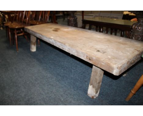 A VINTAGE PIG BENCH L 188 CM