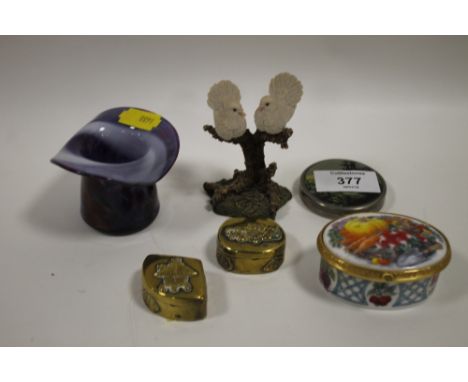 A ROYAL WORCESTER CONNOISSEUR COLLECTION ENAMEL PILL BOX TOGETHER WITH TWO BRASS SNUFF BOXES (6)