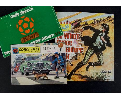 Trade Cards, Rare albums, in bespoke albums, Wall & Sons Dr Who's Space Adventure Book (2 cards missing, inner back page colo