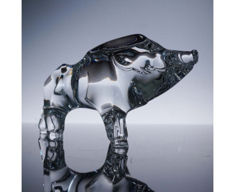 Elegant crystal wild boar figurine by Baccarat, beautifully sculpted in clear crystal with sleek, stylized contours and refin
