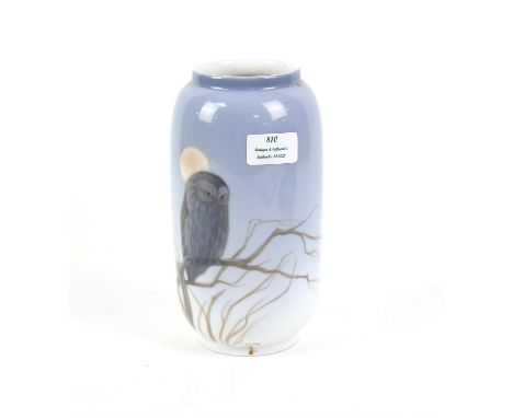 Royal Copenhagen vase, depicting an owl on a branch, numbered 347107, 21 cm high