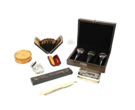 9ct gold mounted amber coloured cheroot holder by Singleton & Cole Ltd, Birmingham 1905, boxed, together with antique medical
