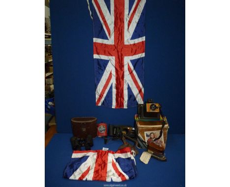 A quantity of miscellanea including boxed Polaroid Land camera, Canon Prima 105, Lieberman & Gortz 15 x 42 binoculars, travel