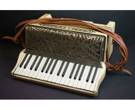 An Italian mid 20th century Casali Verona accordion. 
